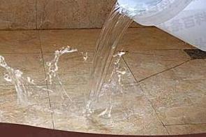 新县漏水维修 免砸砖防水材料该如何施工